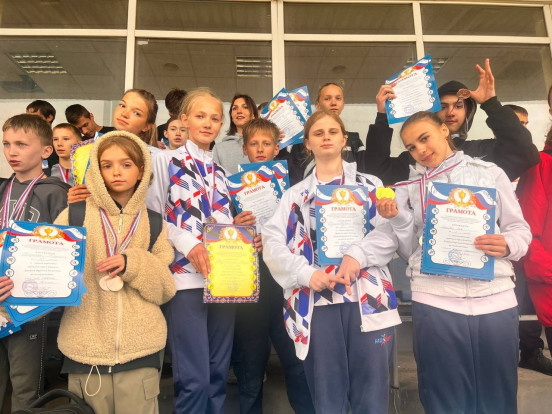 Открытое личное Первенство городского округа Енакиево по легкой атлетике среди юношей и девушек, приуроченное к празднованию Дня Республики Открытое личное Первенство городского округа Енакиево по легкой атлетике среди юношей и девушек, приуроченное к празднованию Дня Республики 9