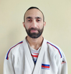 Гандиев Чинар Илгарович Гандиев Чинар Илгарович.